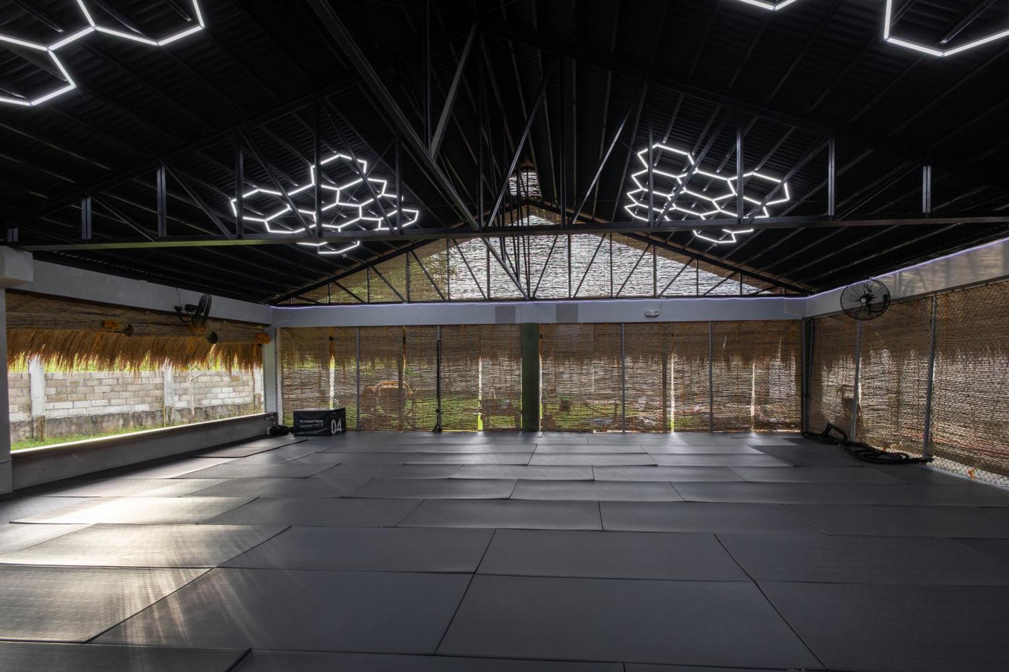 Asgard Resort & Mma Gym General Luna  Exterior photo